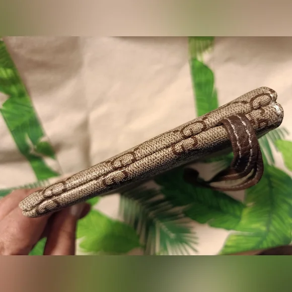 Gucci Brown Monogram Canvas Wristlet, New 💖 Condition Designer Bag - Picture 4 of 10